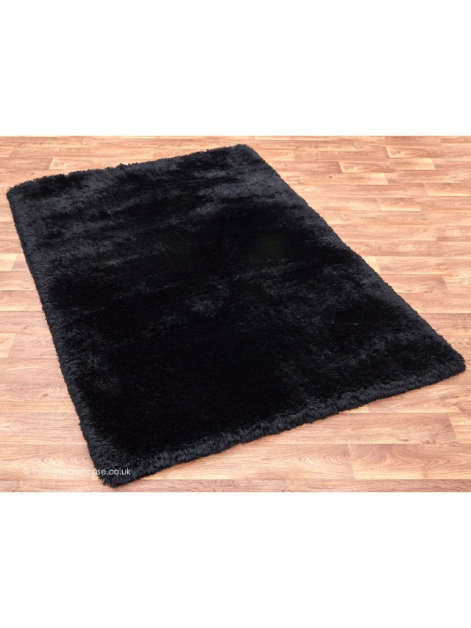 Plush Black Rug - 2