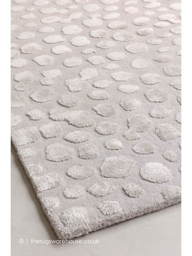 Dotted Silver Rug - 6