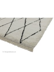 Rocco Diamonds Cream Rug - Thumbnail - 3