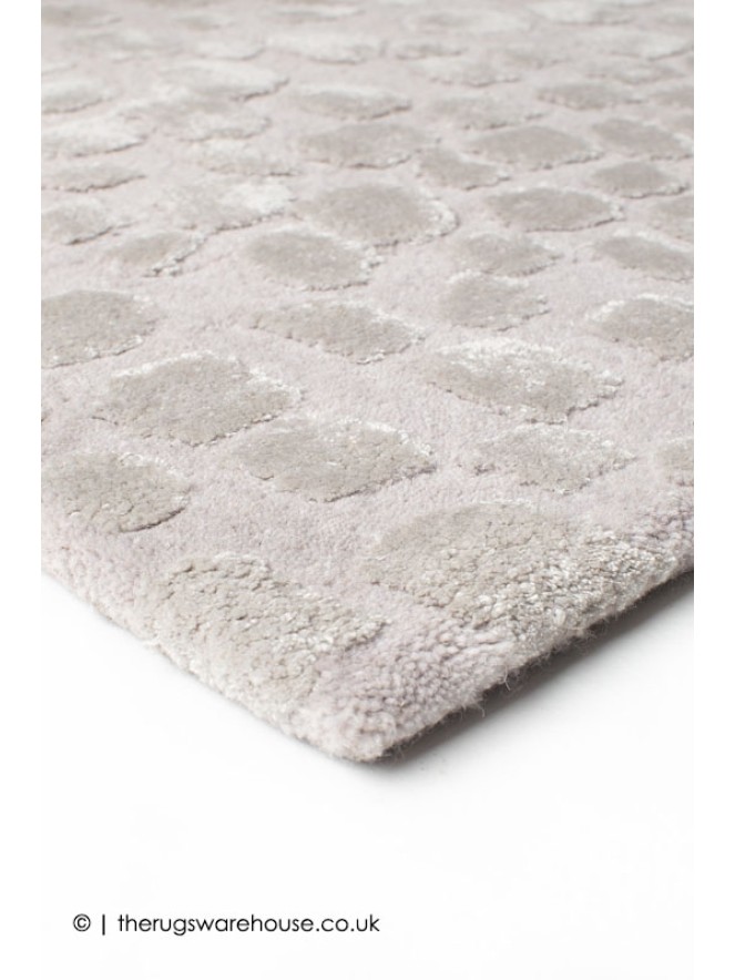 Dotted Silver Rug - 3