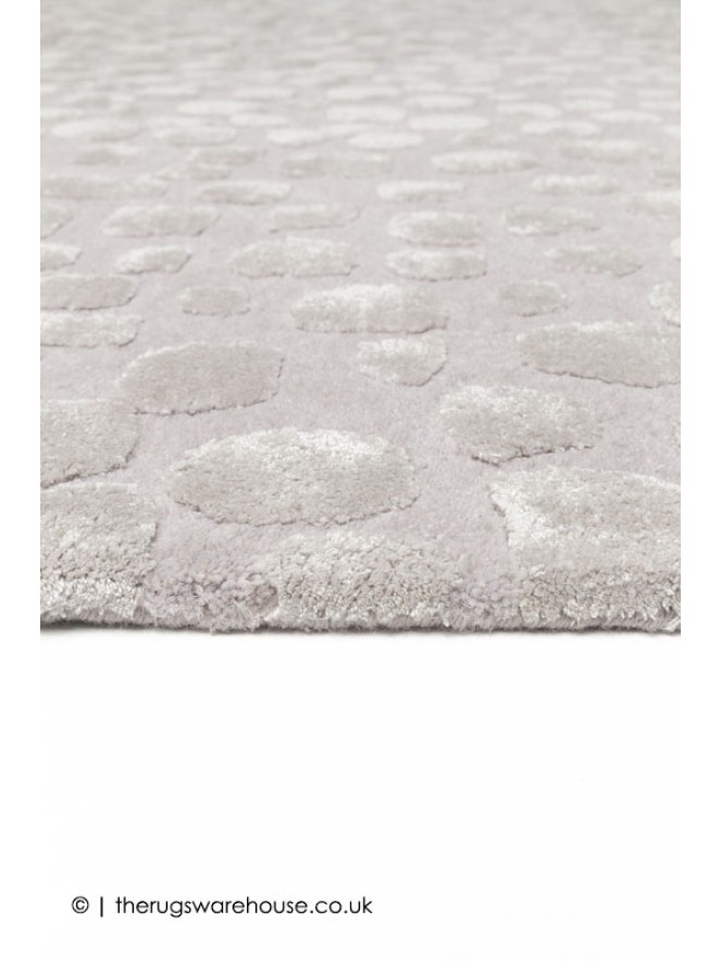 Dotted Silver Rug - 4