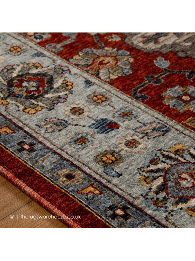 Sarouk 561C Red Rug - 4