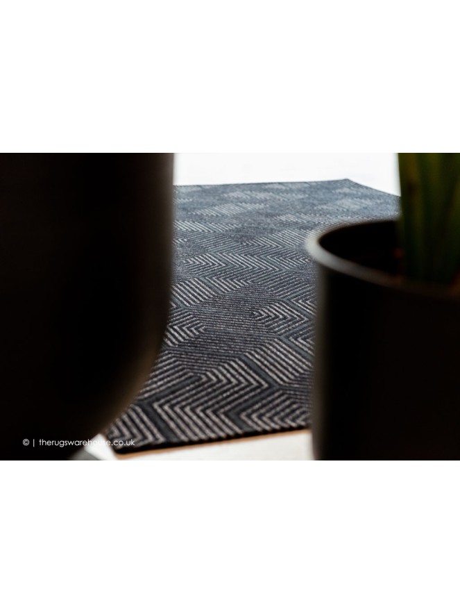 Penti Black Rug - 3