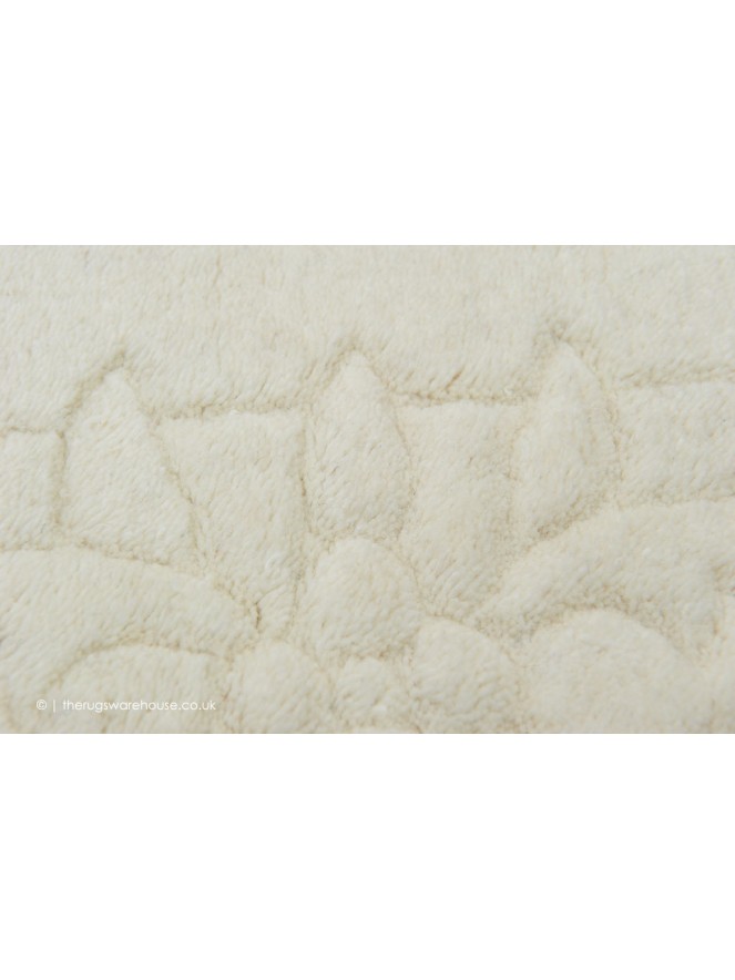Royale Lux Ivory Oval Rug - 5