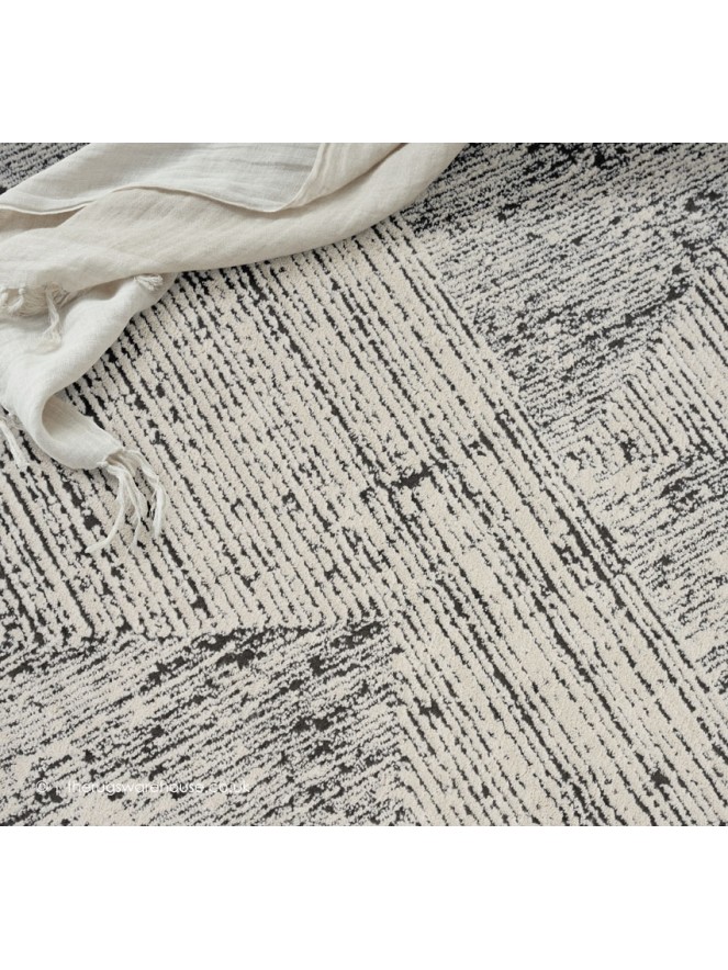 Jovan Cream Black Rug - 4