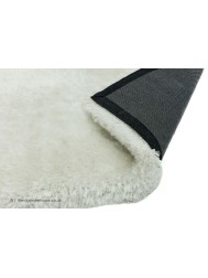 Plush White Rug - Thumbnail - 4