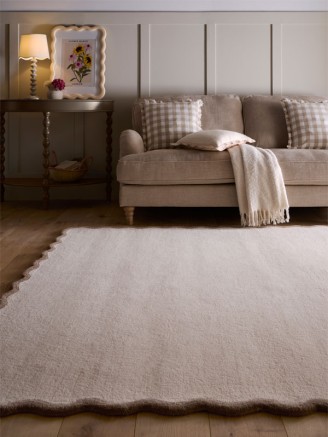 Scalloped Elsie Beige