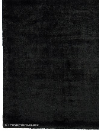 Dominica Black