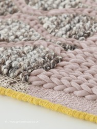 Mangaspace Rhombus Pink Rug - Thumbnail - 3