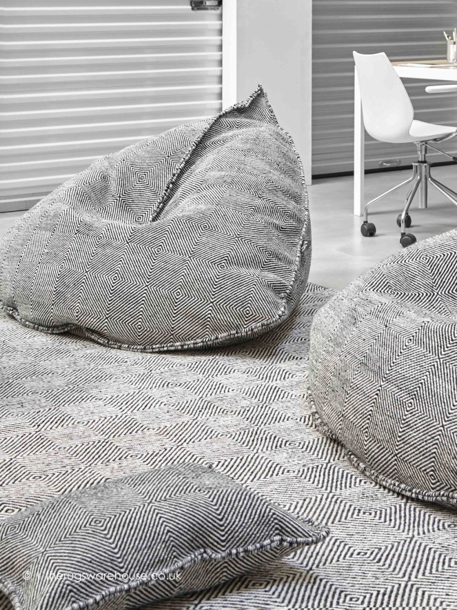 Sail Black Rug - 4