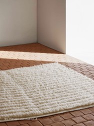 Linsvy White Rug - Thumbnail - 3