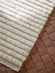 Linsvy White Rug - Thumbnail - 4